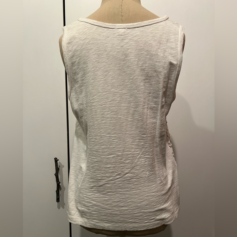J Crew Women’s L all cotton white top with embroidery detail layers - Picture 9 of 9
